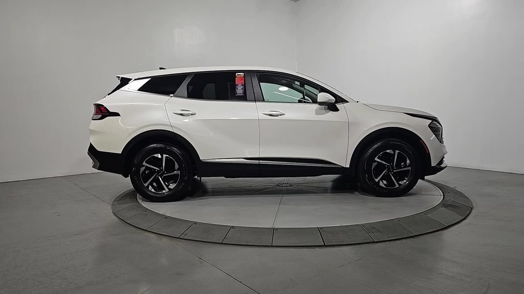 Used 2024 Kia Sportage LX AWD/4WD image 7