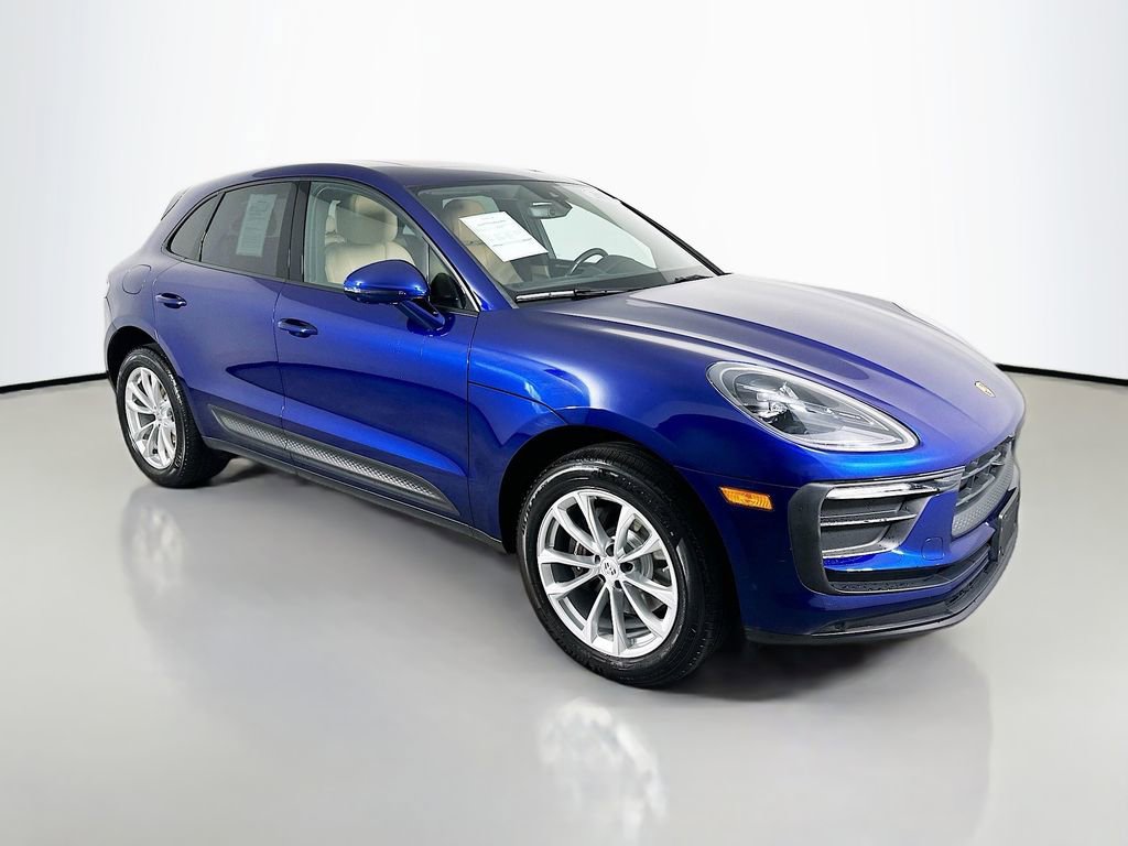 Certified 2023 Porsche Macan image 7