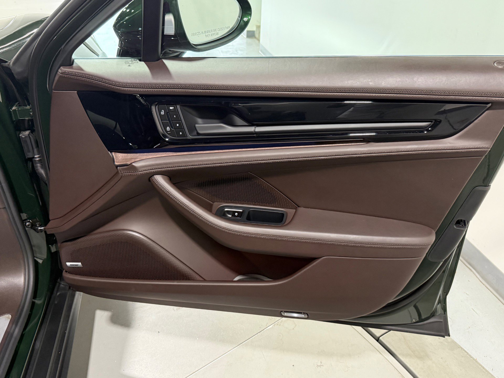 Used 2025 Porsche Panamera 4 image 57