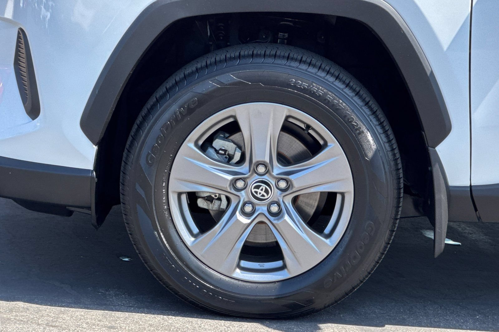 Certified 2024 Toyota RAV4 LE AWD/4WD image 33
