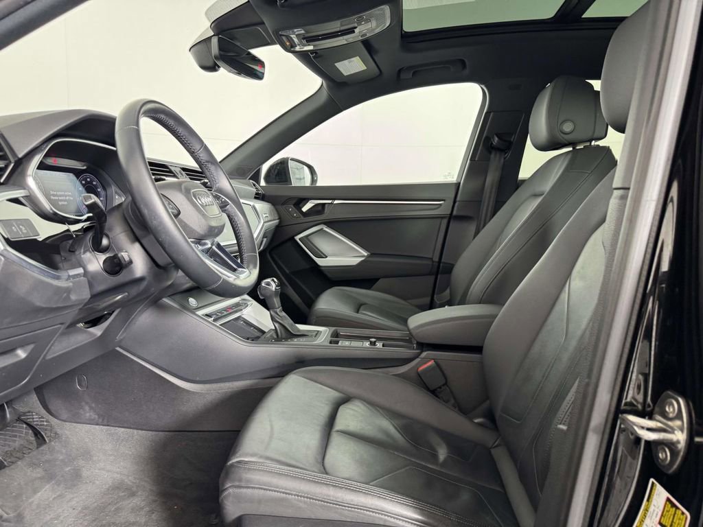 Used 2020 Audi Q3 2.0T Premium Plus w/ Premium Plus Package image 4