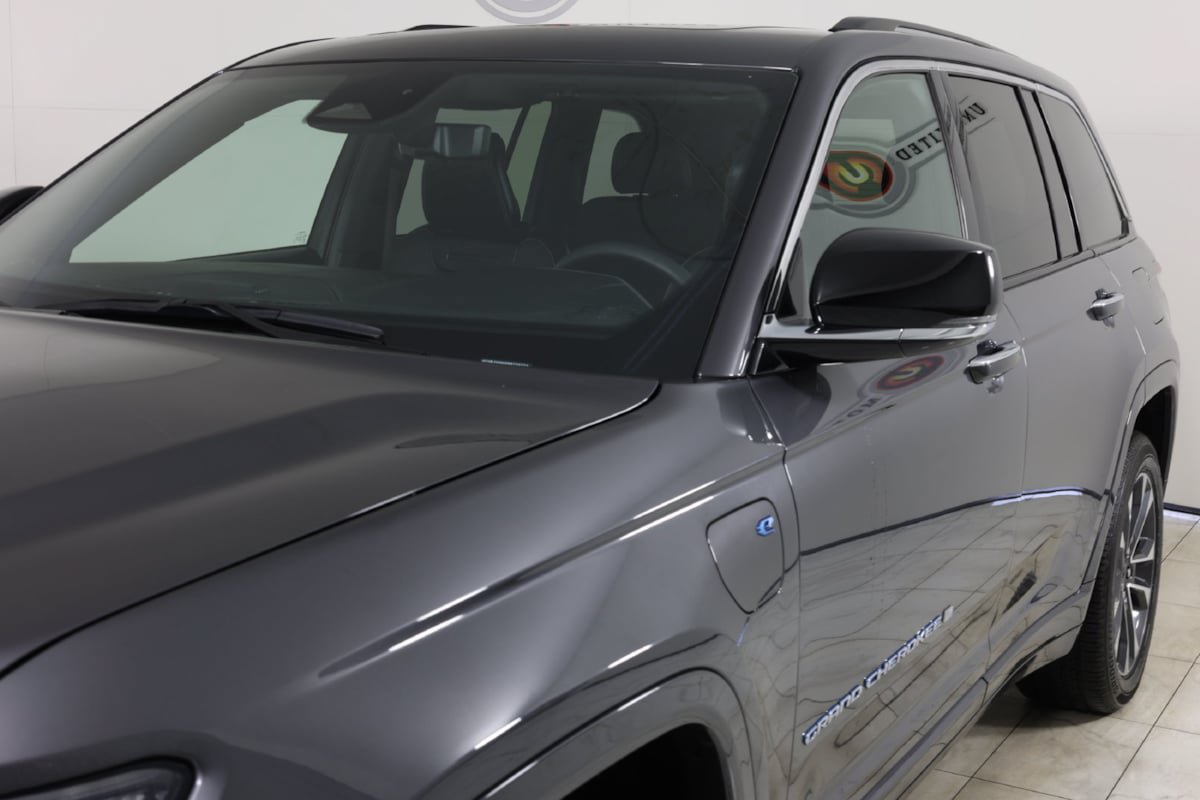 Used 2023 Jeep Grand Cherokee Overland w/ Luxury Tech Group IV AWD/4WD image 49