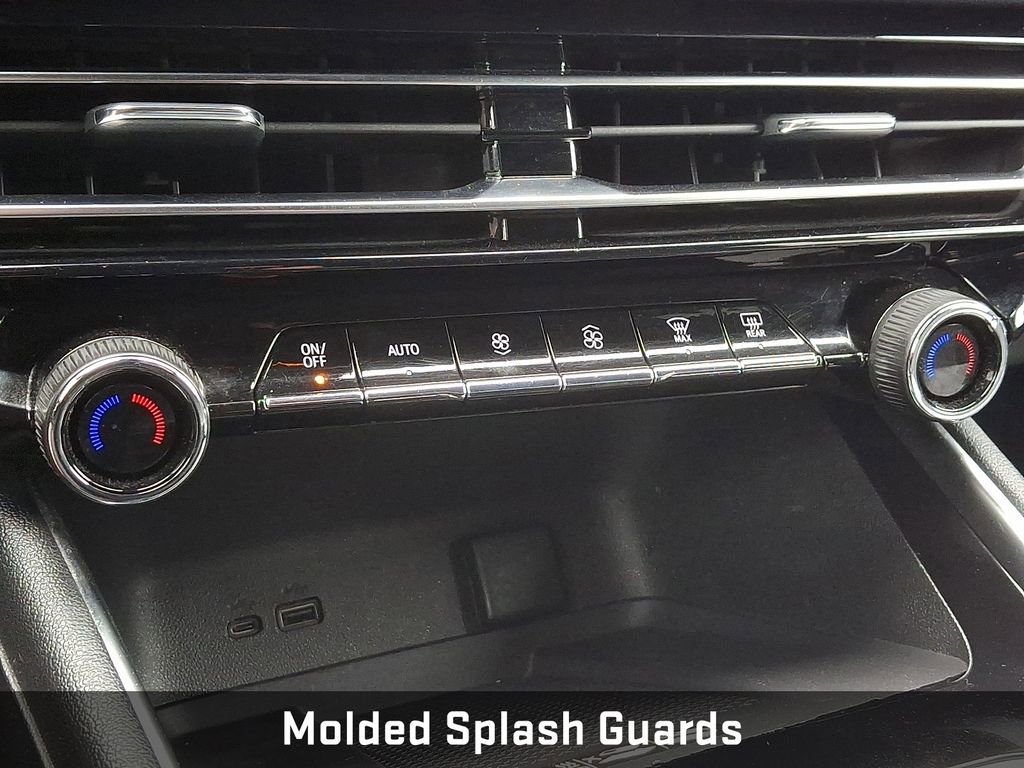 Used 2024 Chevrolet Traverse LT w/ Midnight/Sport Edition FWD image 16