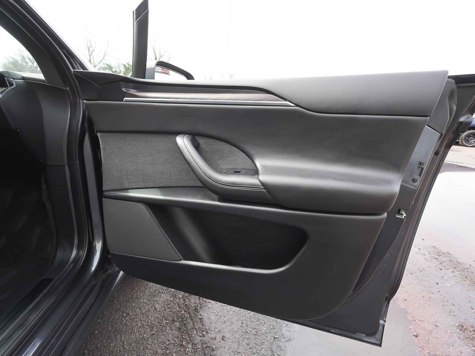 Used 2024 Tesla Model X image 11