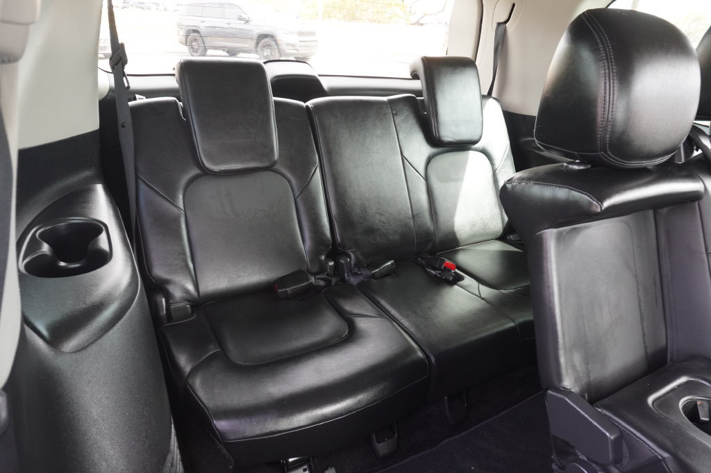 Certified 2022 Nissan Armada SV w/ SV Appearance Package RWD image 10