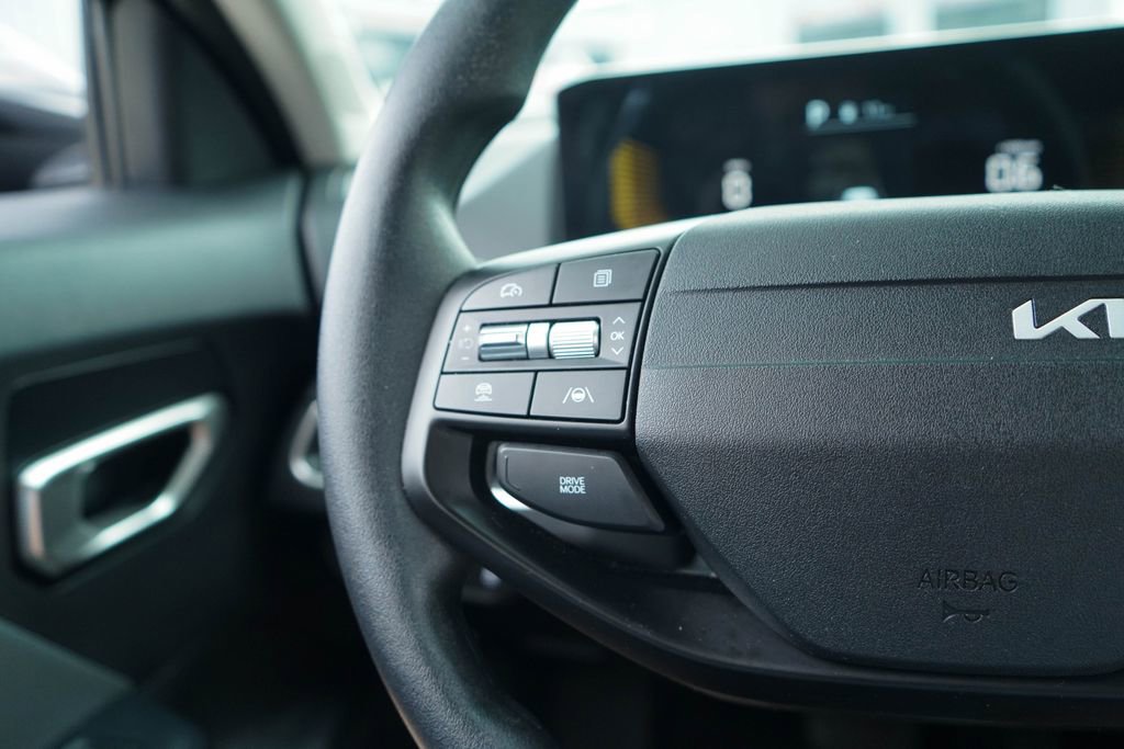Used 2025 Kia K4 FWD image 31