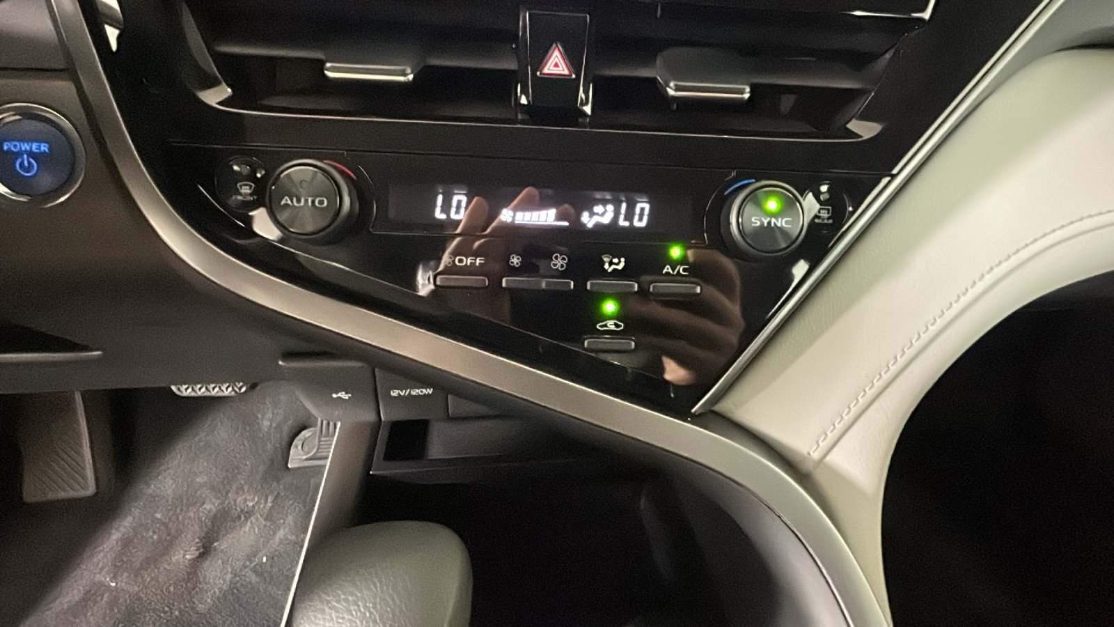 Used 2023 Toyota Camry LE FWD image 22