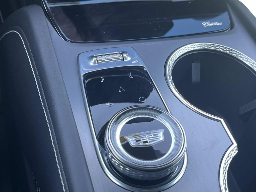 Certified 2026 Cadillac Vistiq Luxury w/ LPO, Floor Liner Package AWD/4WD image 33