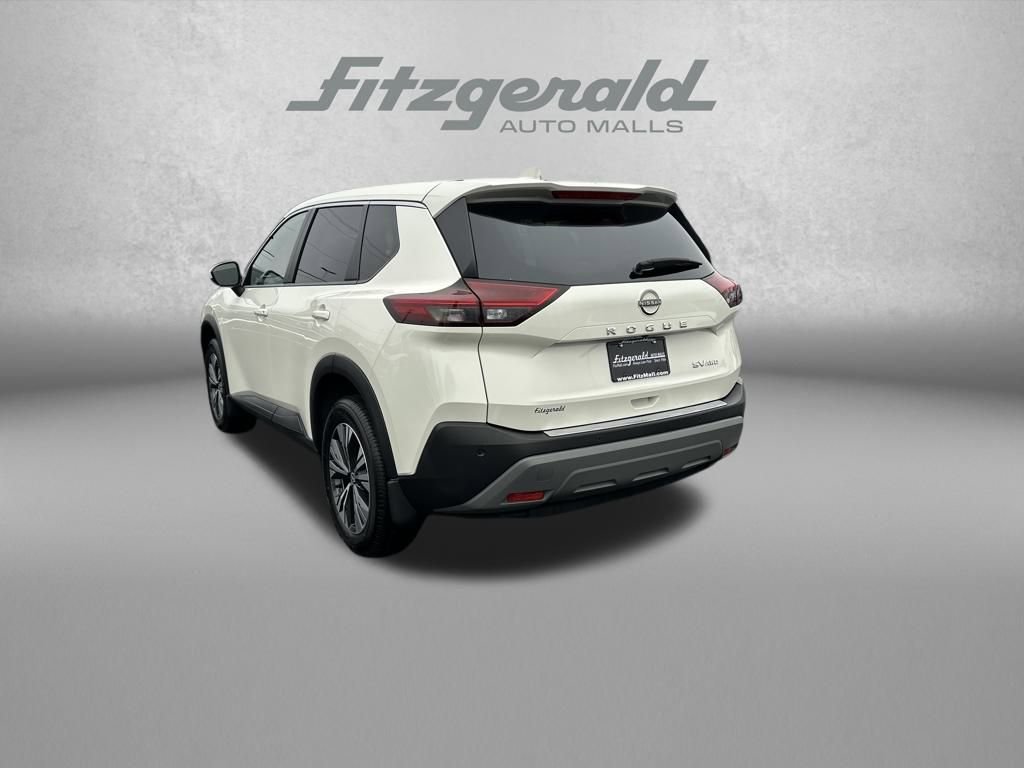 Used 2023 Nissan Rogue SV image 5
