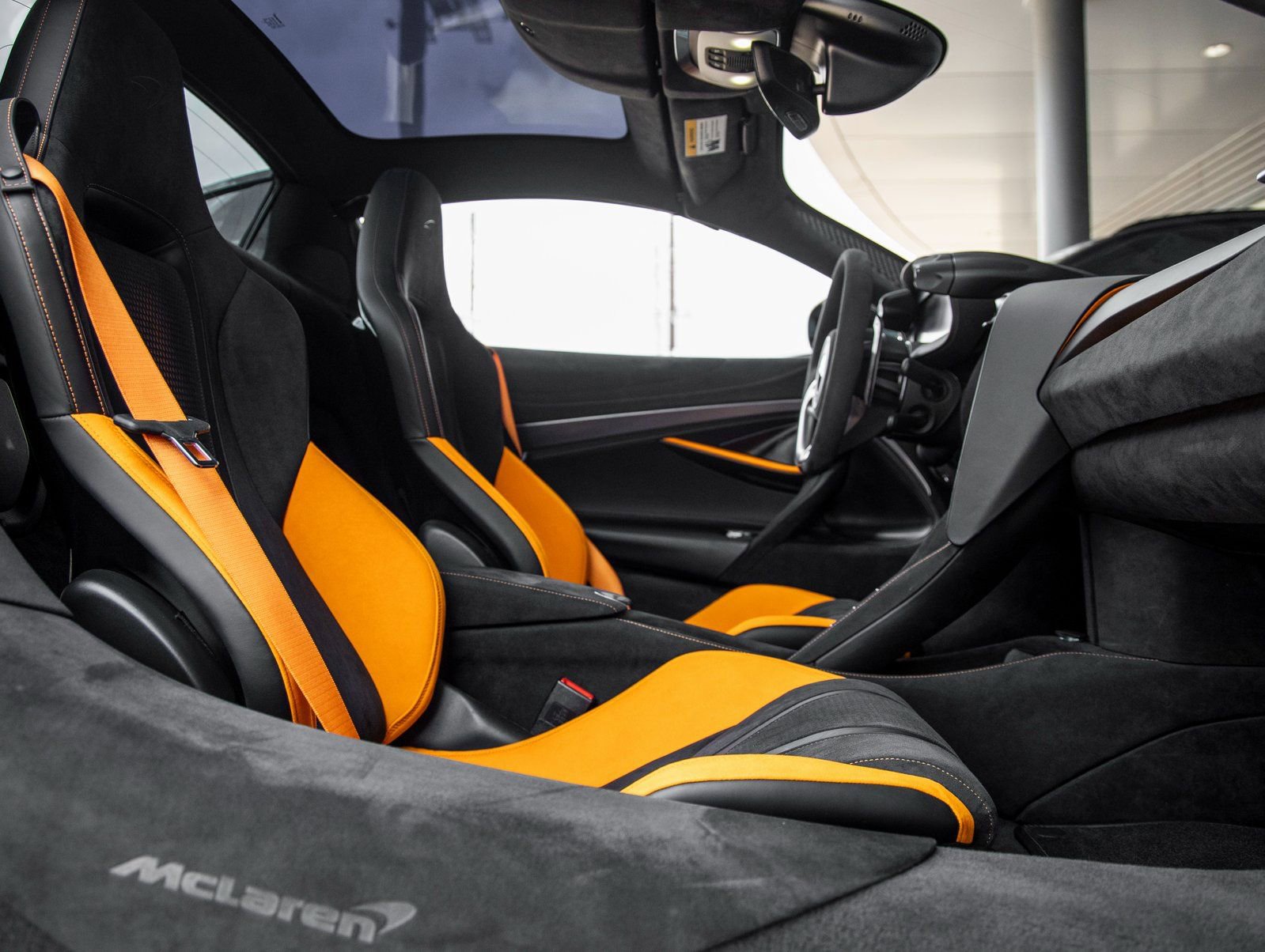 Used 2024 McLaren 750S Spider image 35