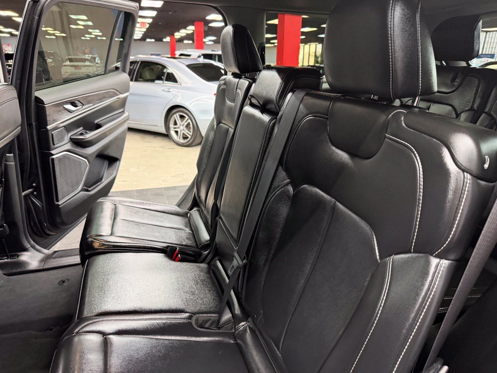 Used 2022 Jeep Grand Cherokee L Limited w/ Black Appearance Package RWD image 39
