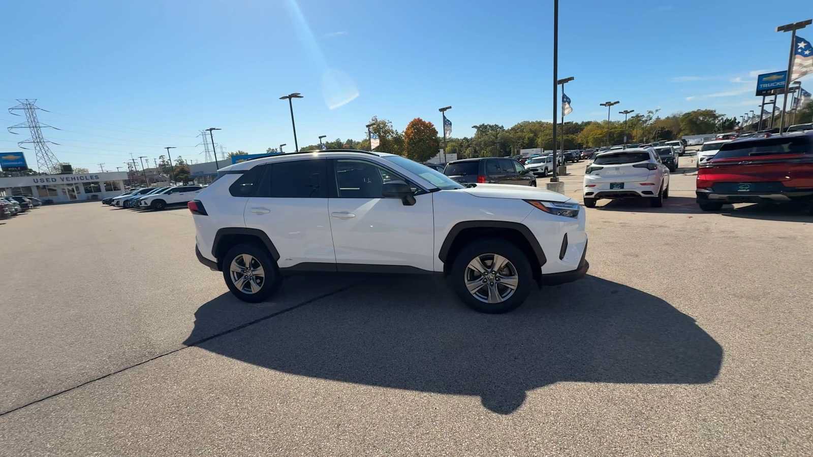 Used 2025 Toyota RAV4 LE AWD/4WD image 9