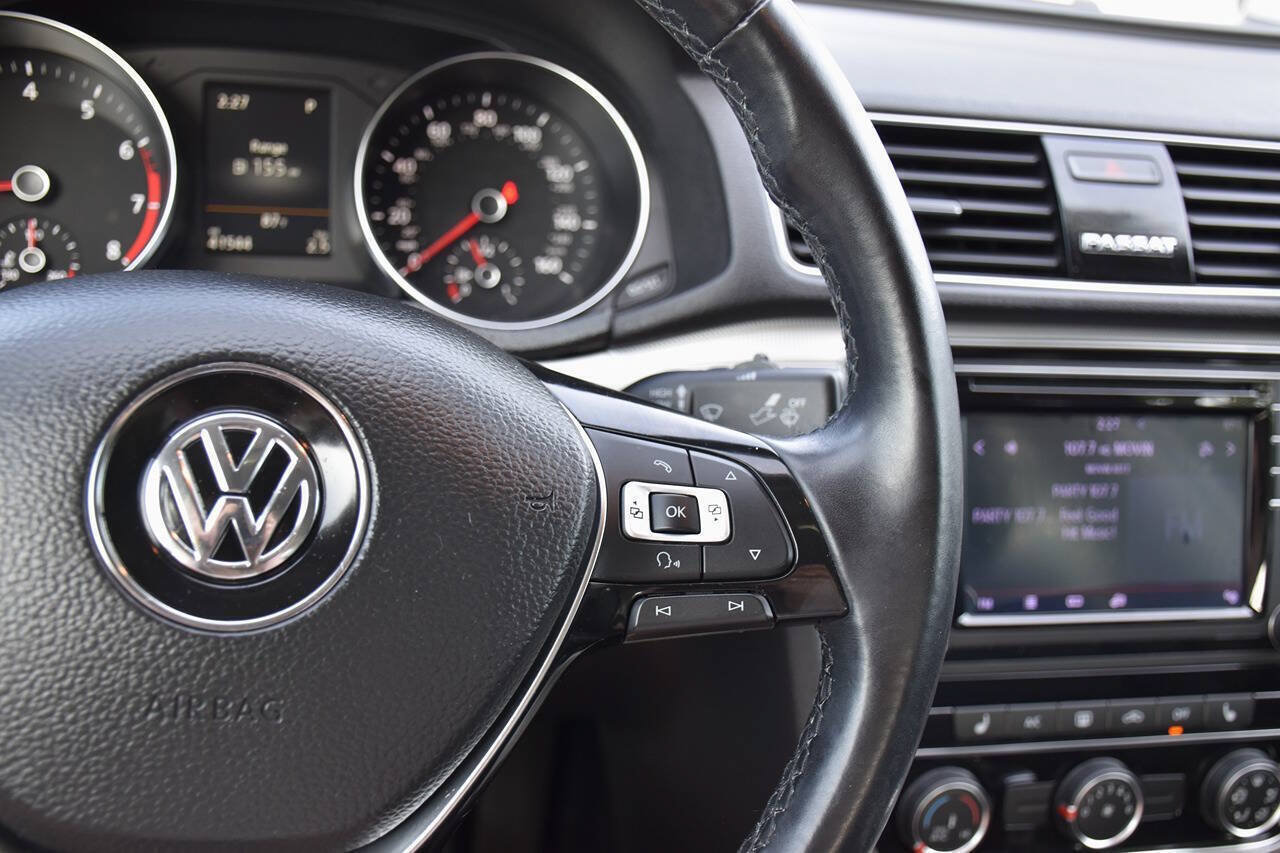 Used 2019 Volkswagen Passat 2.0T Wolfsburg w/ Wheels & Sunroof Package FWD image 24