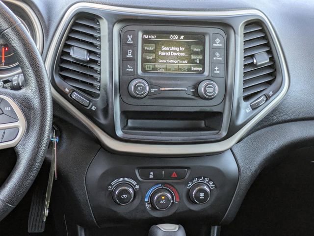 Used 2017 Jeep Cherokee Sport image 15