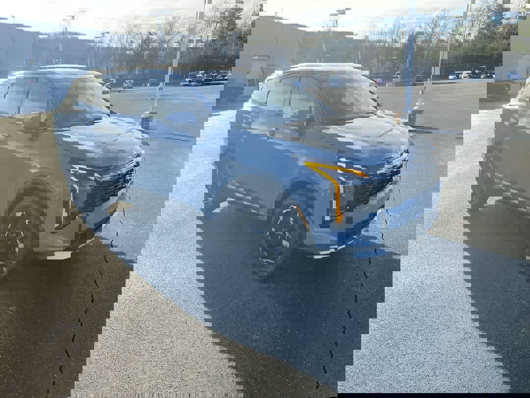 New 2026 Kia Sportage S image 1