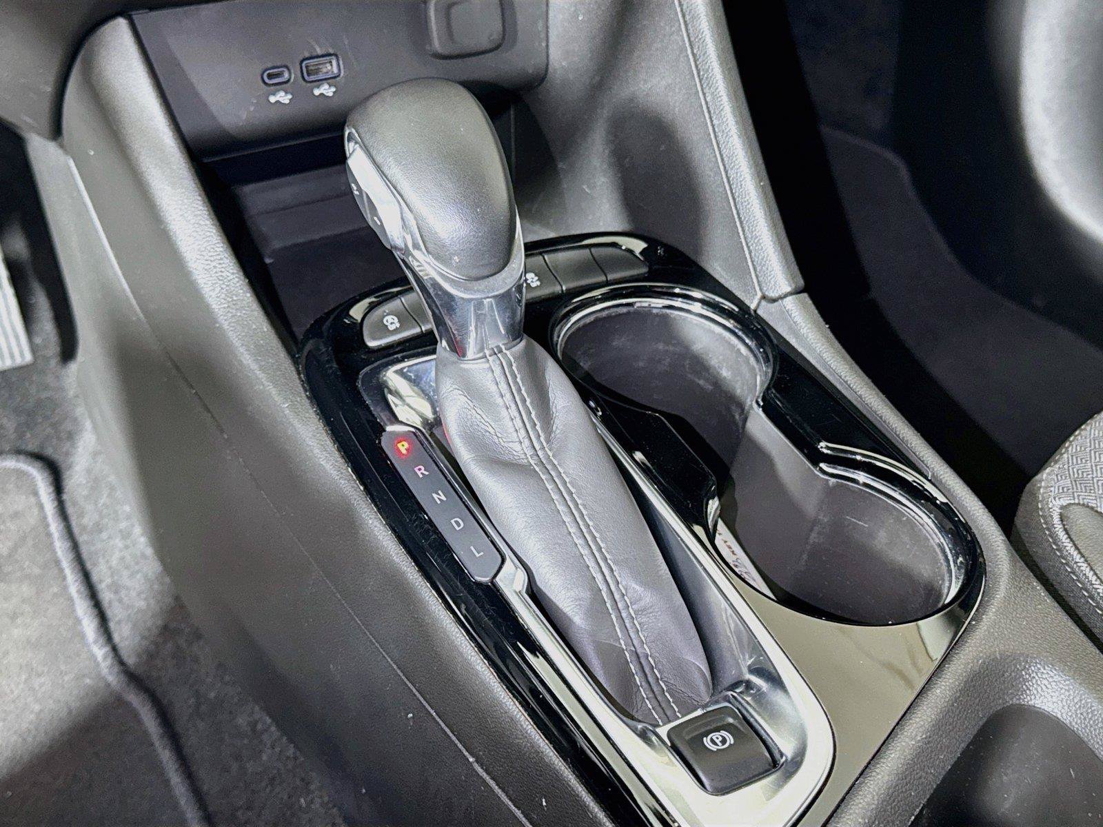 Certified 2025 Buick Encore GX Preferred FWD image 14