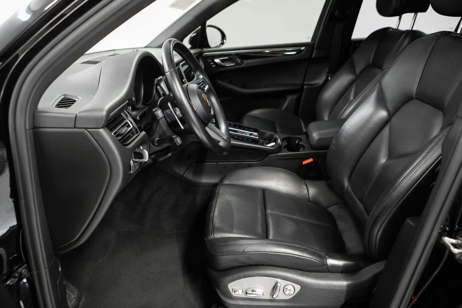 Used 2023 Porsche Macan S AWD/4WD image 18