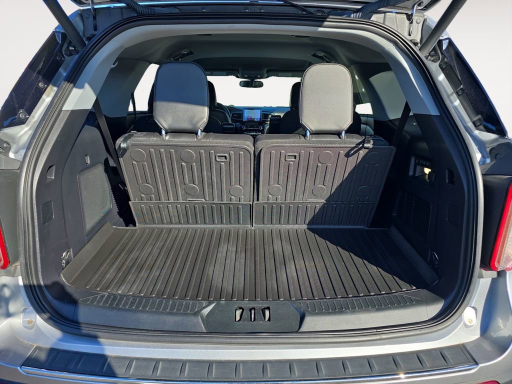 Used 2023 Ford Explorer Limited w/ Equipment Group 301A image 14