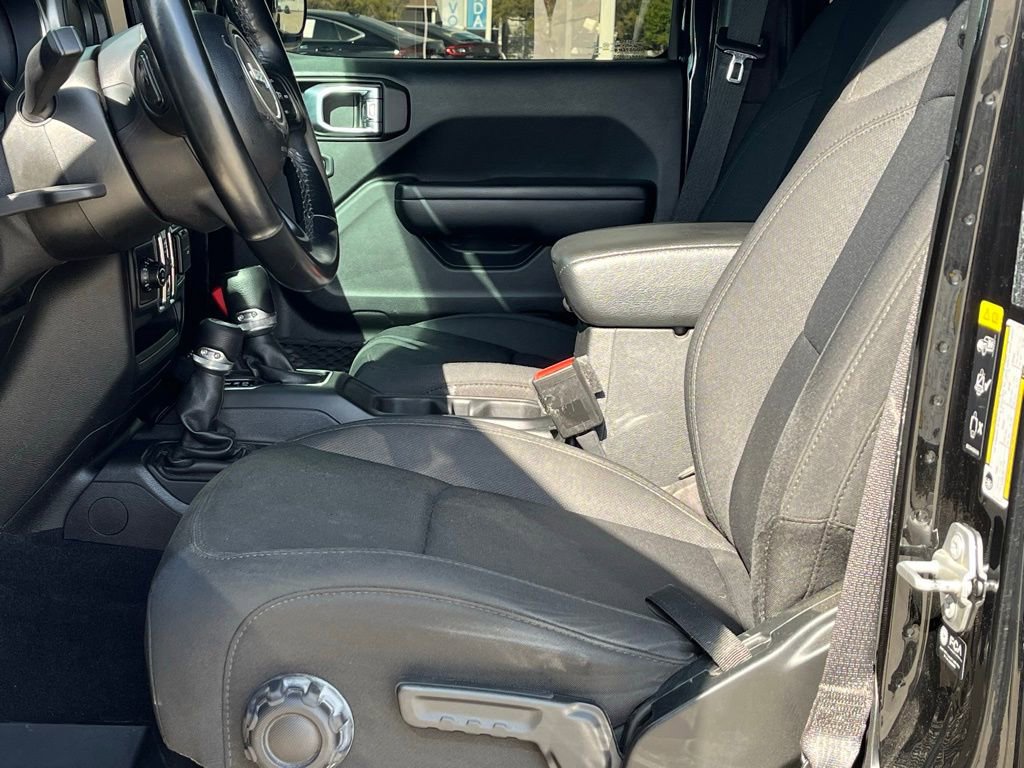 Used 2021 Jeep Gladiator Sport image 39