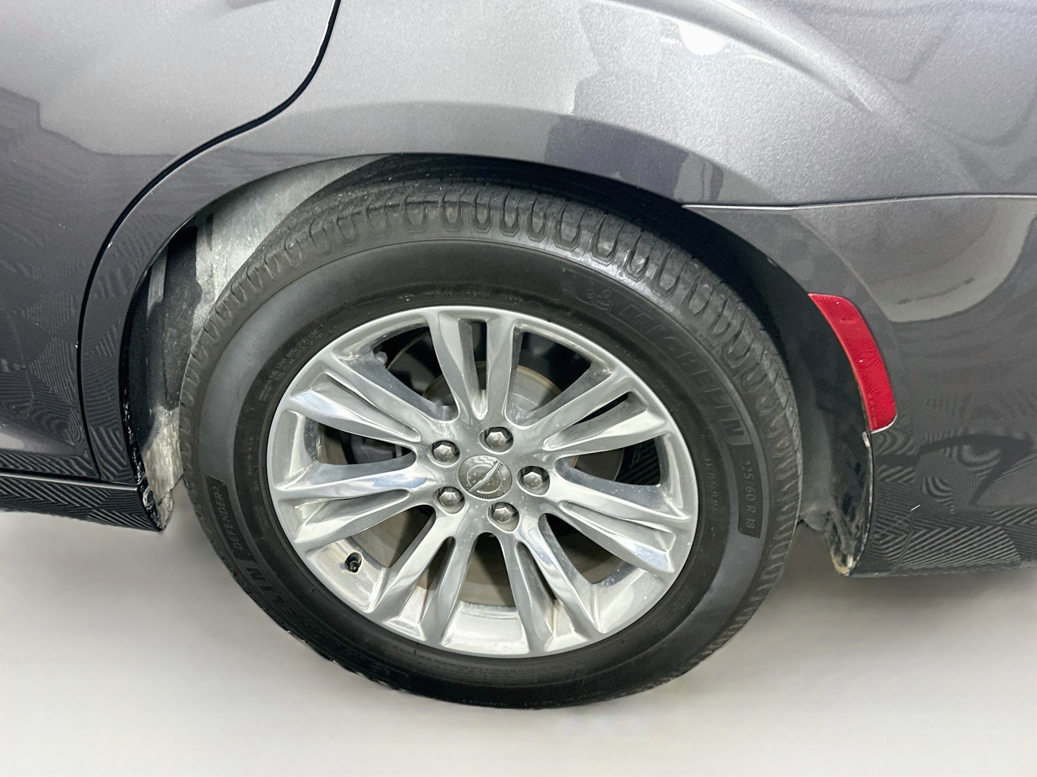 Used 2017 Chrysler 300 C RWD image 11