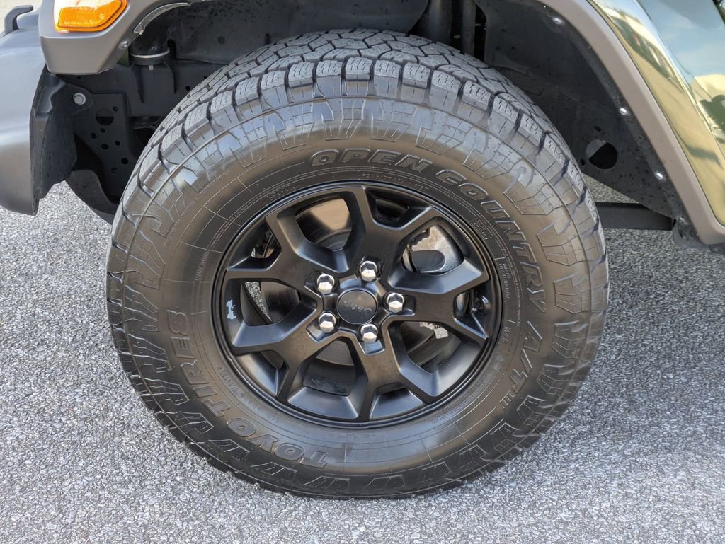 Used 2021 Jeep Gladiator Sport image 11