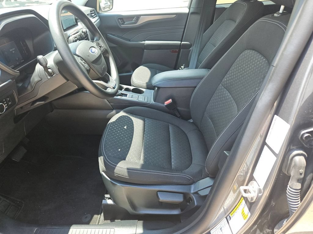 Used 2025 Ford Escape Active AWD/4WD image 14