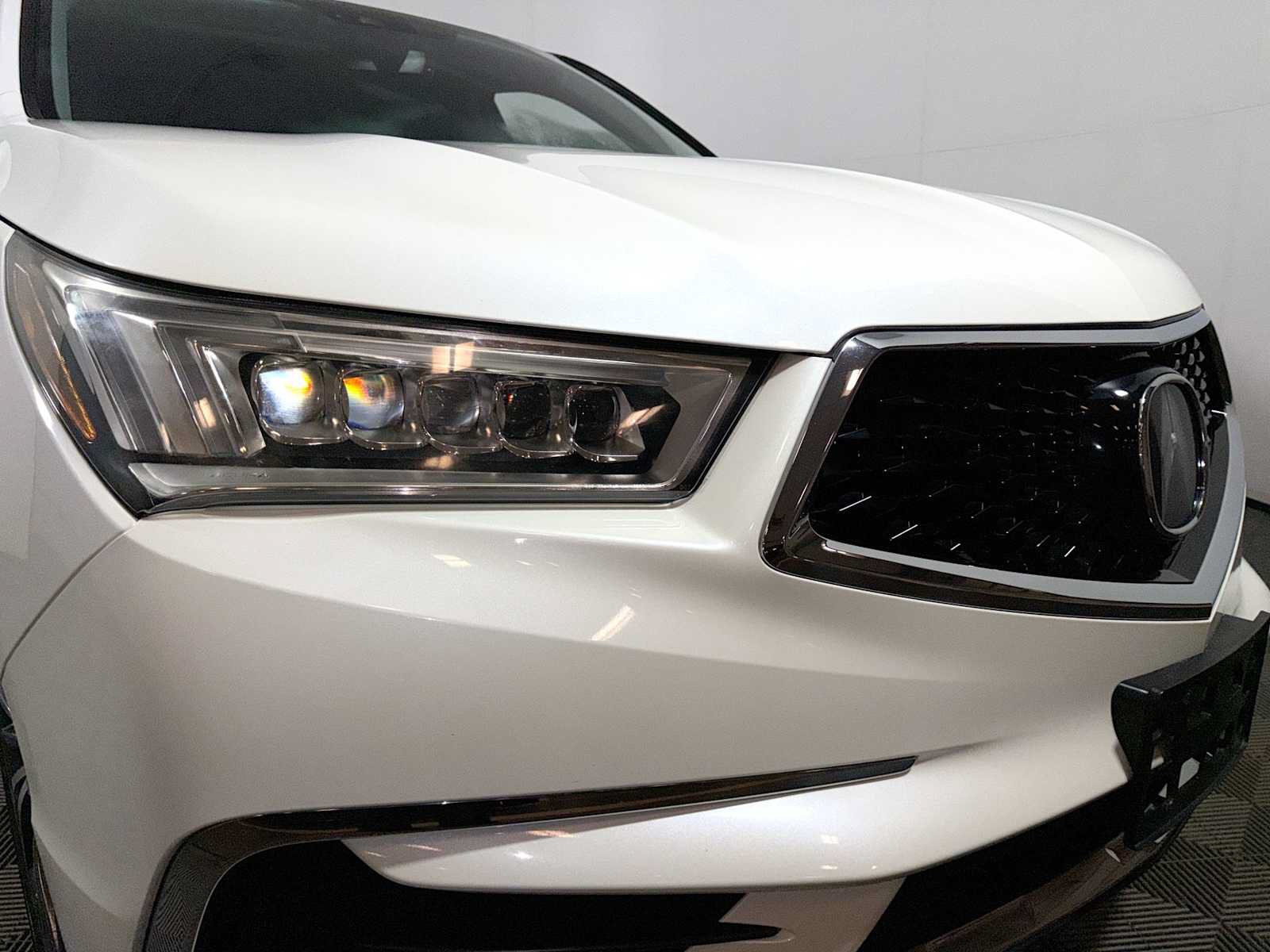Used 2019 Acura MDX w/ Technology Package AWD/4WD image 25