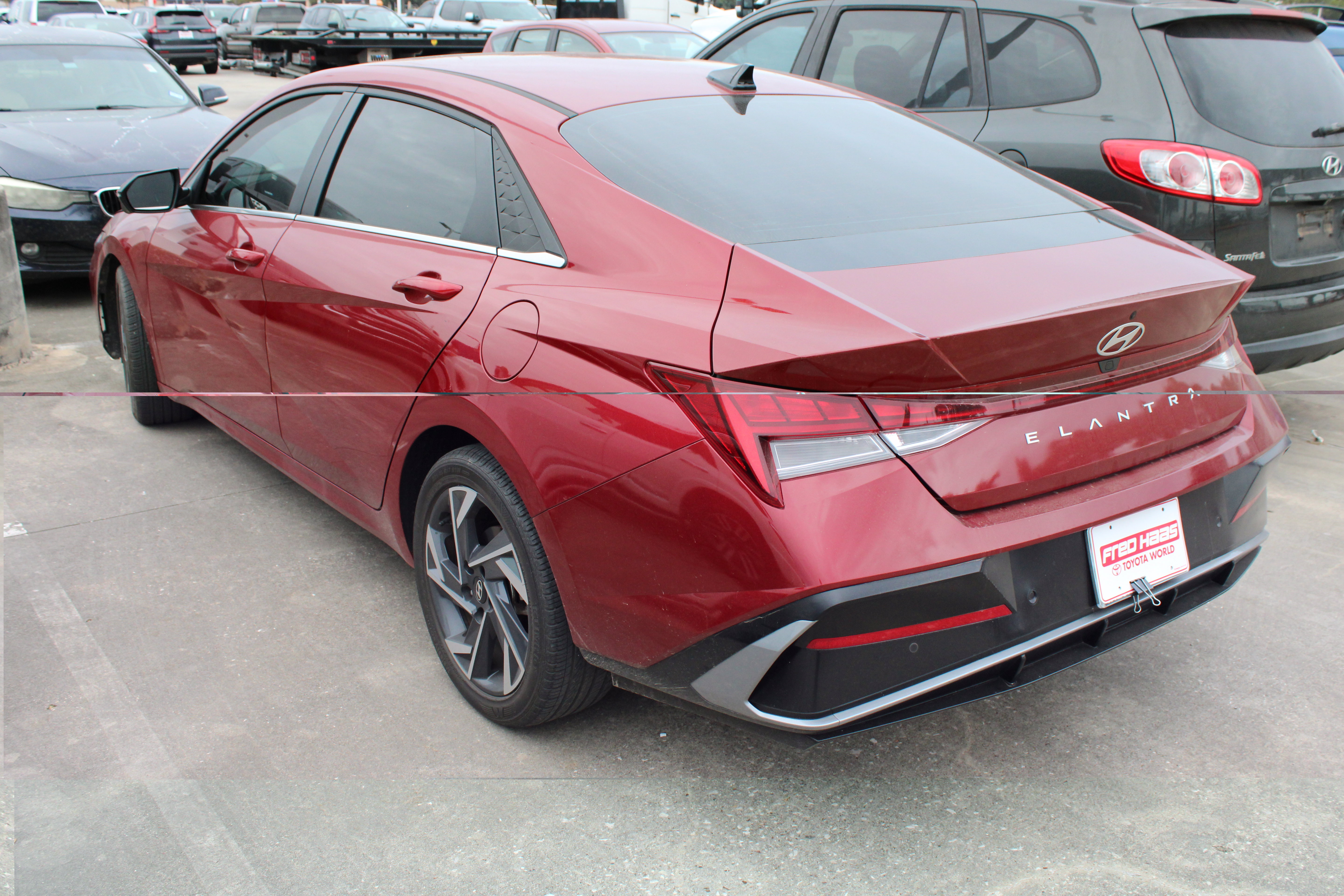 Used 2024 Hyundai Elantra Limited FWD image 6