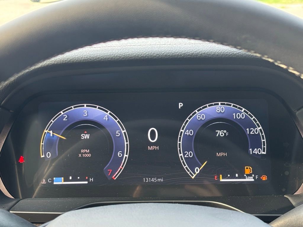 Used 2025 Jeep Grand Cherokee L Limited w/ Luxury Tech Group II image 16