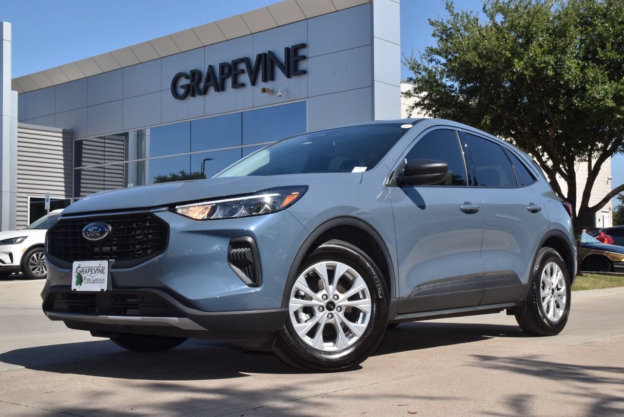 Certified 2024 Ford Escape Active FWD image 2