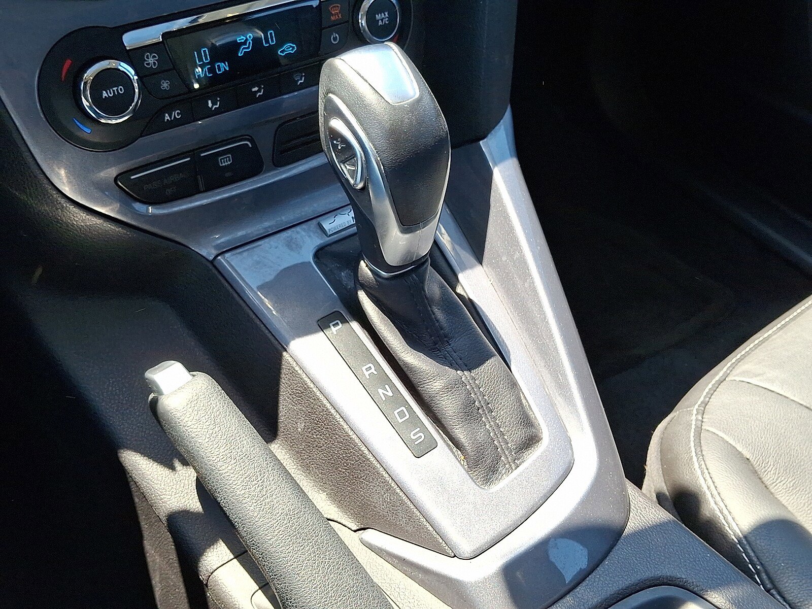 Used 2014 Ford Focus Titanium FWD image 18