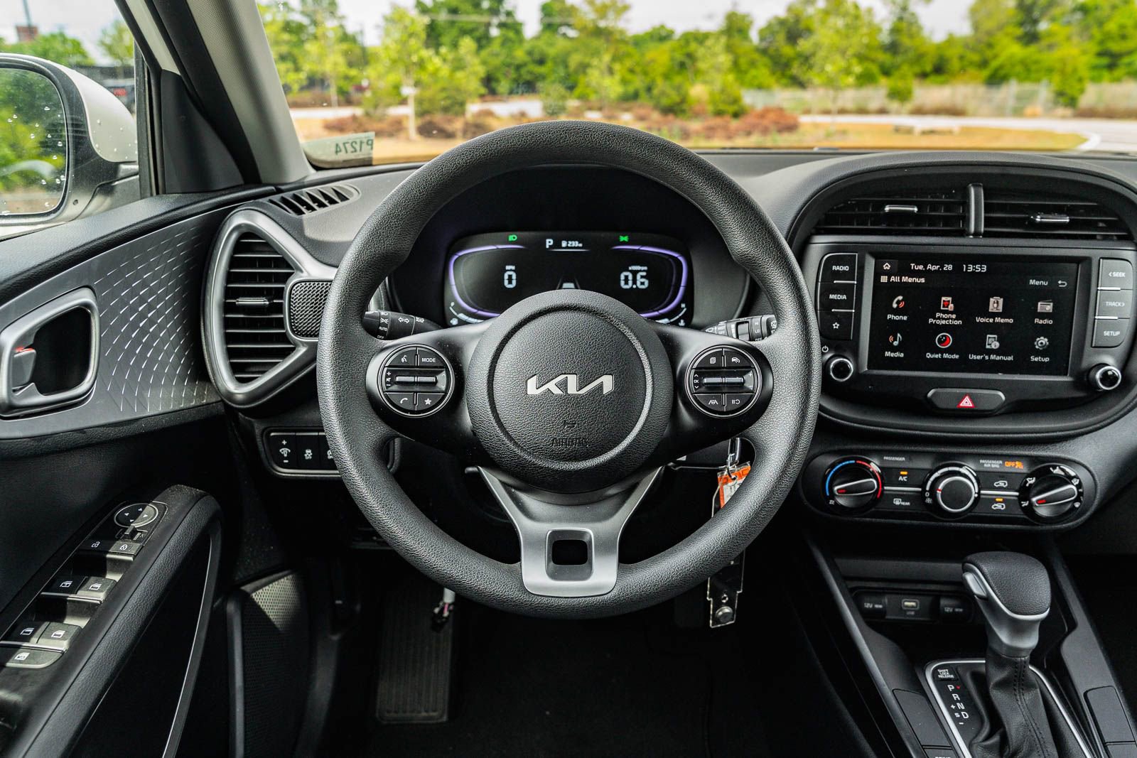 Used 2025 Kia Soul LX w/ LX Technology Package FWD image 23