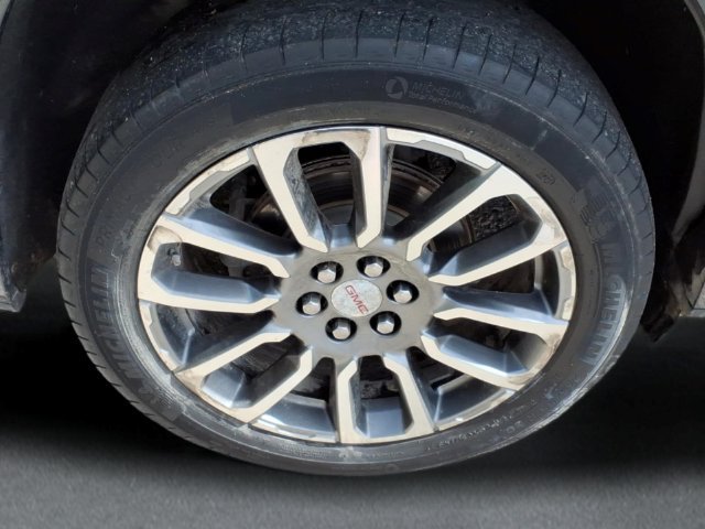 Used 2022 GMC Acadia Denali w/ Denali Ultimate Package AWD/4WD image 9