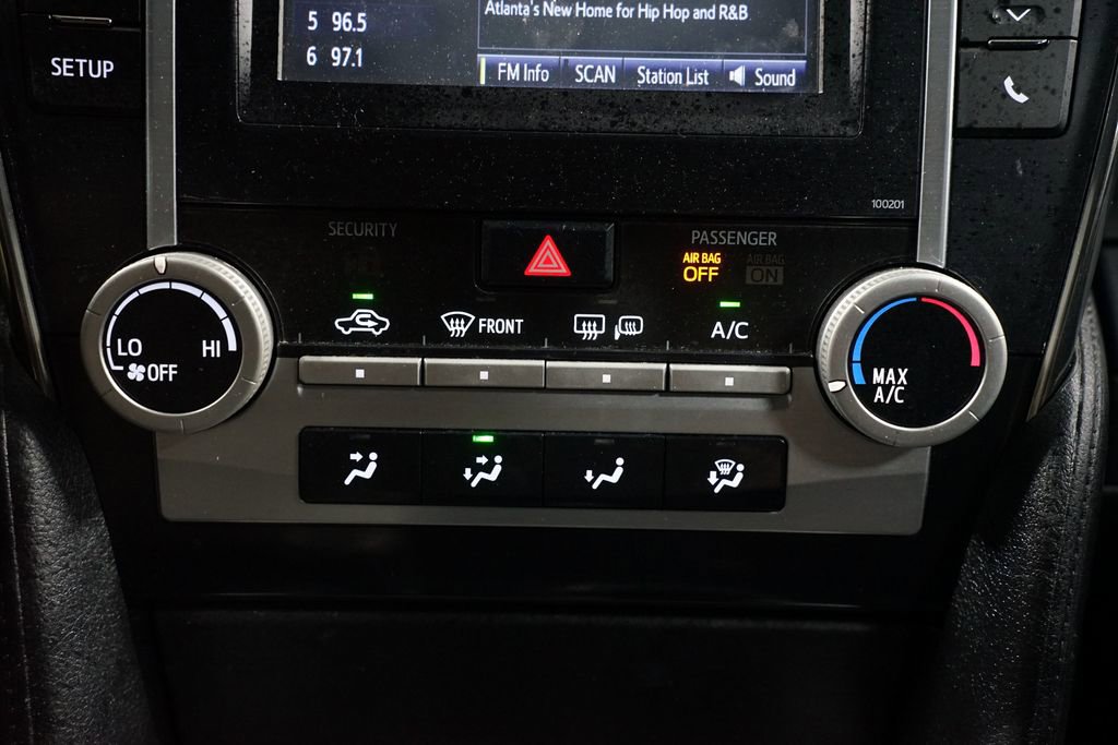 Used 2014 Toyota Camry SE FWD image 19