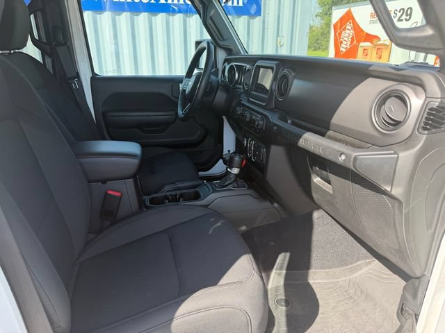 Used 2023 Jeep Wrangler Unlimited Sport AWD/4WD image 13