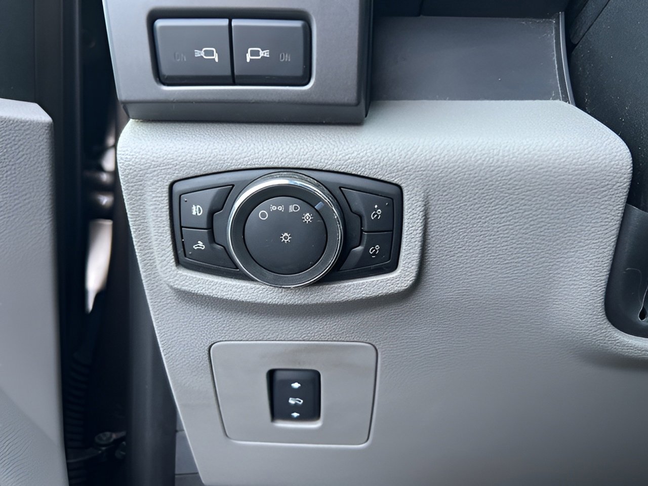 Used 2016 Ford F150 XLT w/ Equipment Group 302A Luxury image 25