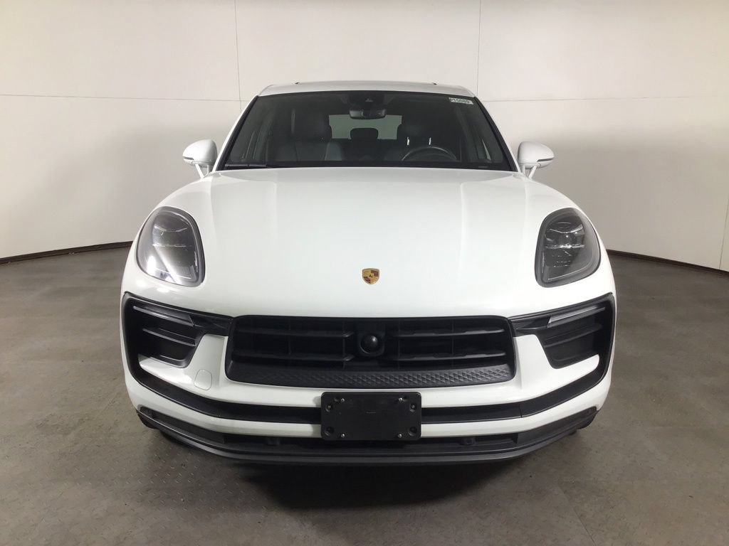 Certified 2024 Porsche Macan AWD/4WD image 10