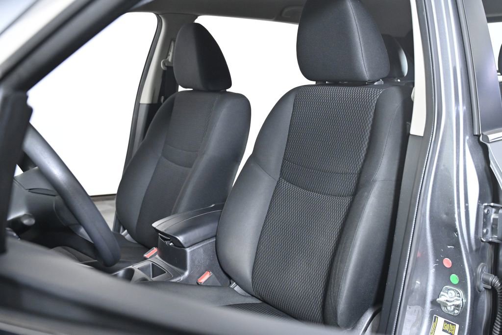 Used 2021 Nissan Rogue Sport S image 21