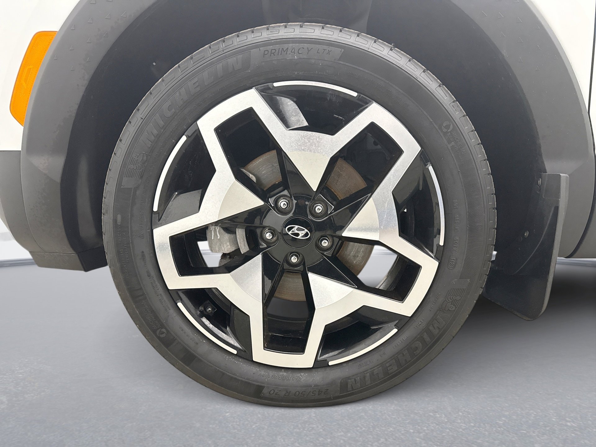 Used 2024 Hyundai Santa Cruz Limited image 26