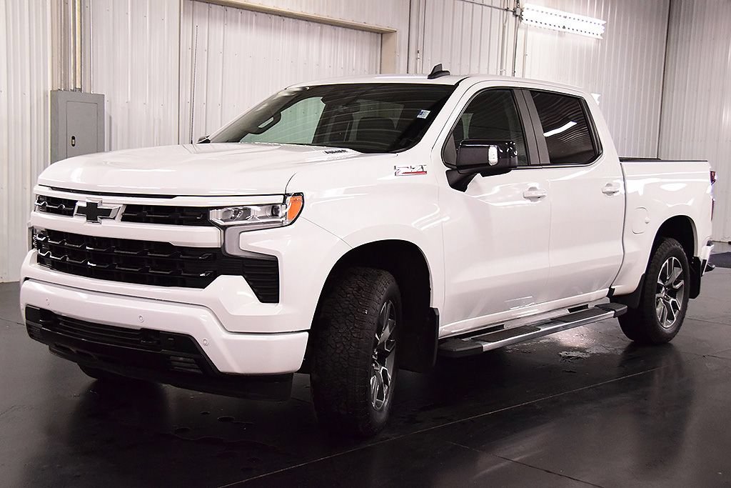 Used 2024 Chevrolet Silverado 1500 RST AWD/4WD image 3