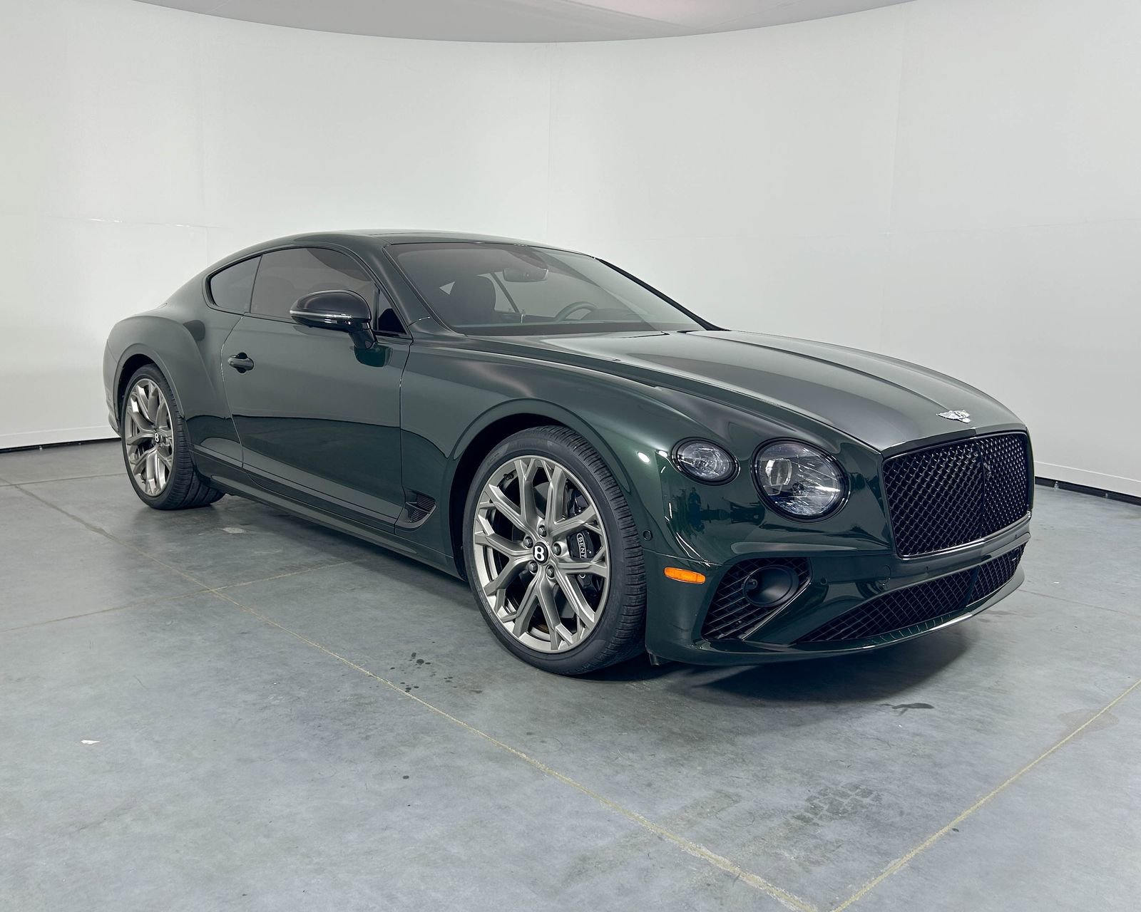 Used 2024 Bentley Continental GT V8 image 1