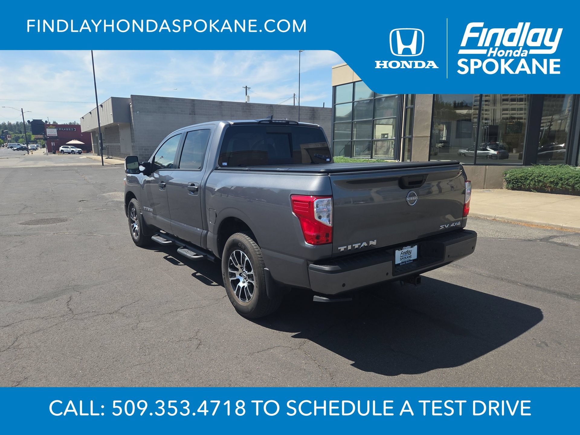 Used 2024 Nissan Titan SV w/ SV Convenience Package AWD/4WD image 3