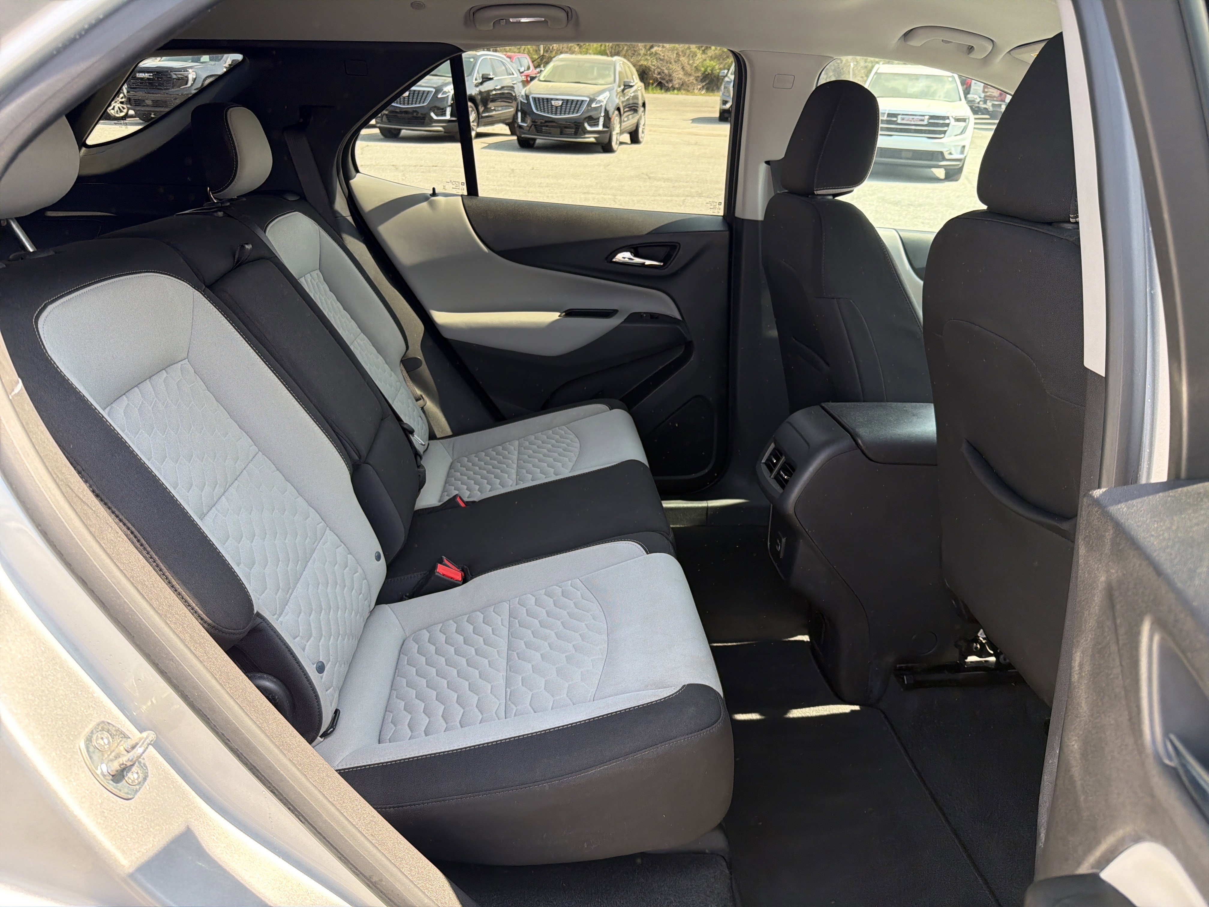 Used 2020 Chevrolet Equinox LT FWD image 17