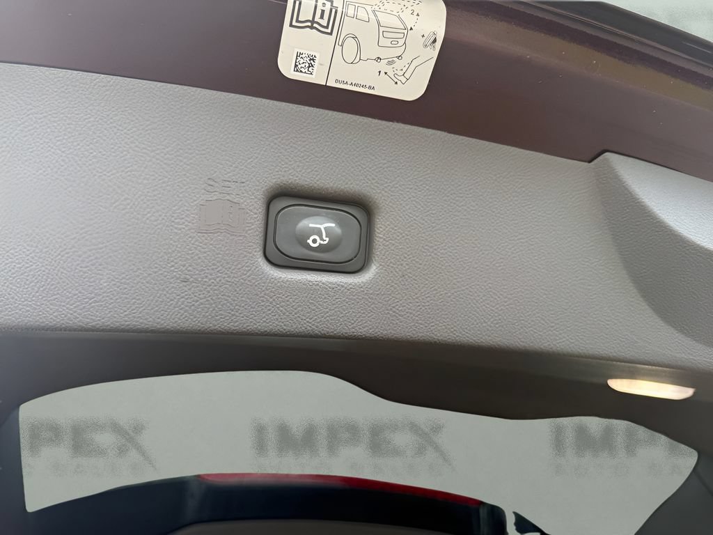 Used 2018 Lincoln MKX Reserve w/ Driver Assistance Package AWD/4WD image 30