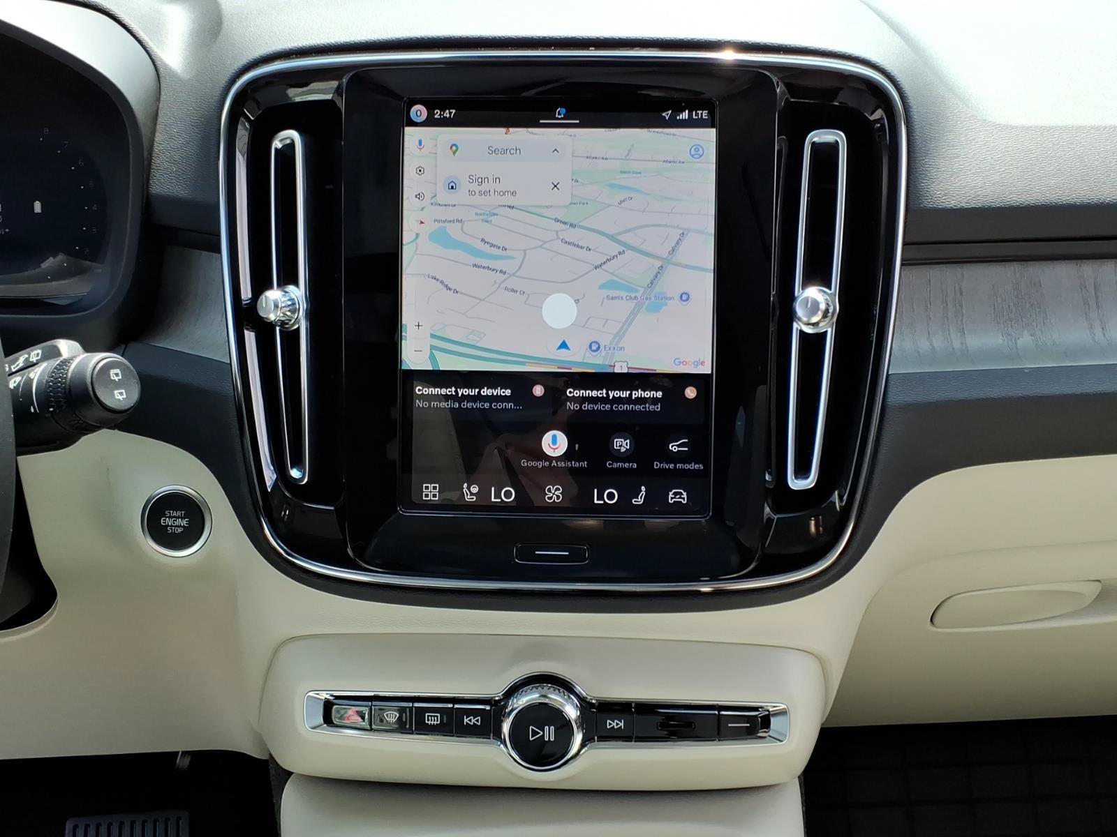 New 2026 Volvo XC40 B5 Plus w/ Protection Package Premier AWD/4WD image 14