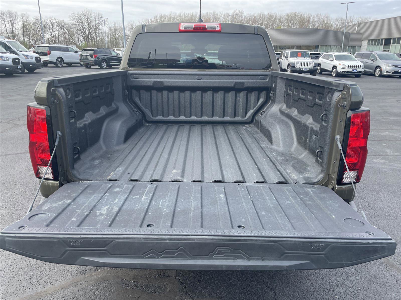 Used 2024 Chevrolet Colorado W/T w/ Advanced Trailering Package RWD image 5