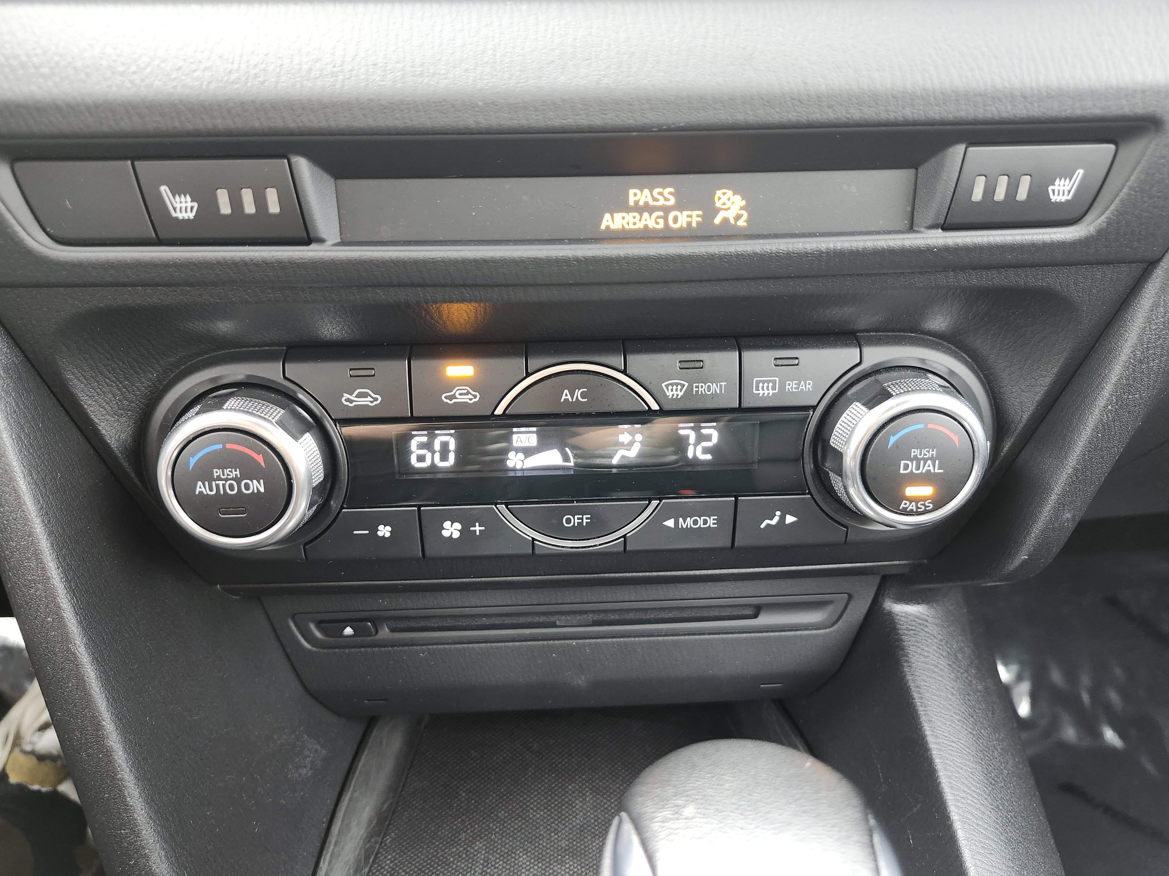 Used 2014 MAZDA MAZDA3 s Touring FWD image 33