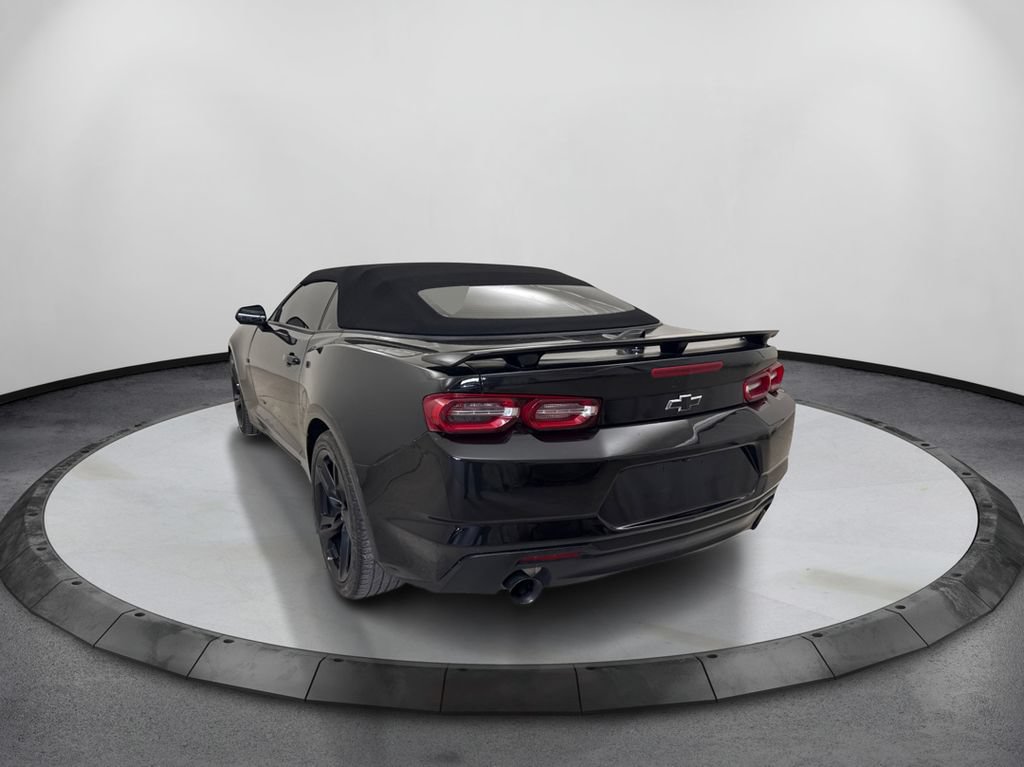 Used 2021 Chevrolet Camaro LT RWD image 7