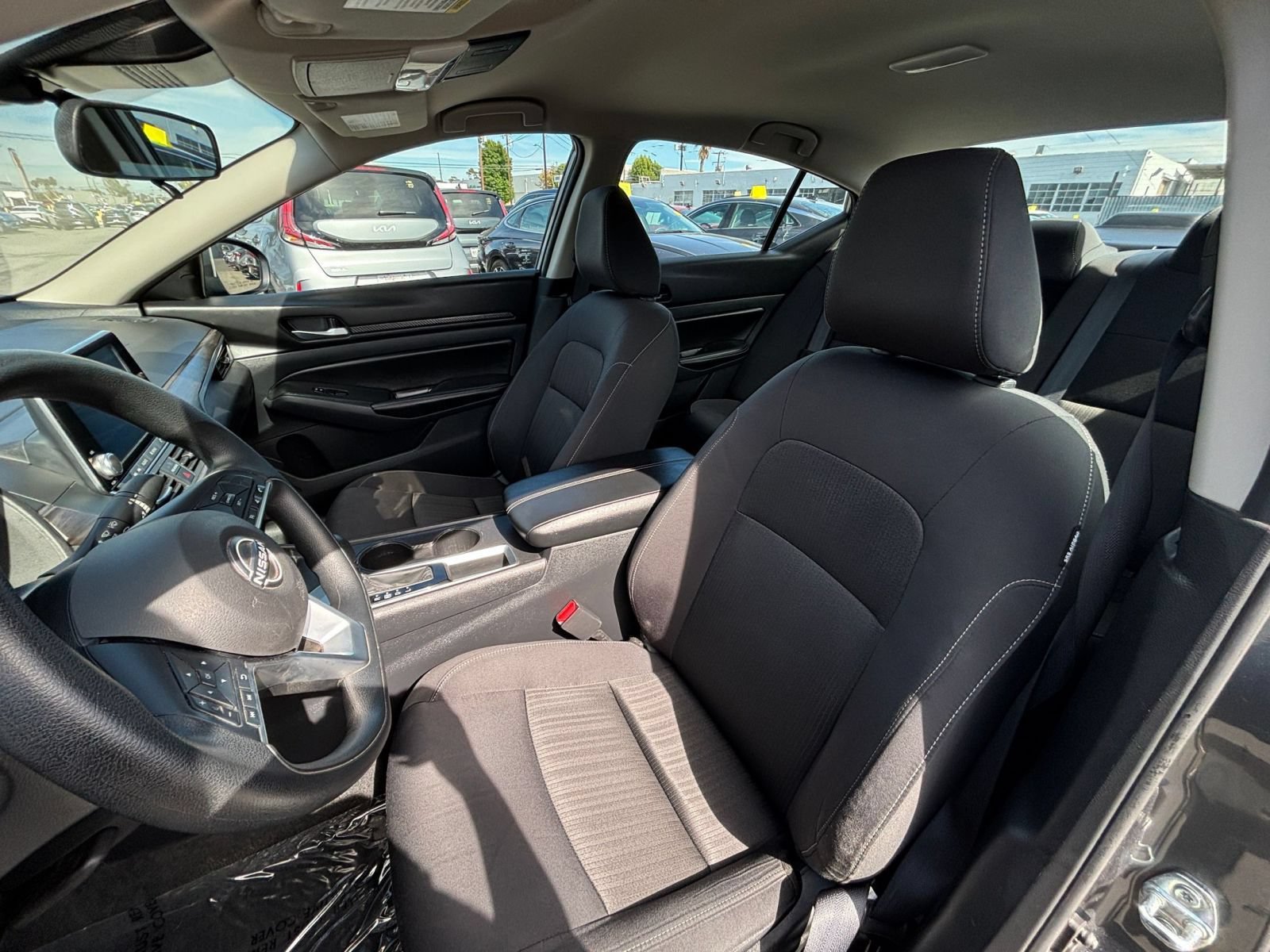 Used 2025 Nissan Altima 2.5 SV FWD image 28