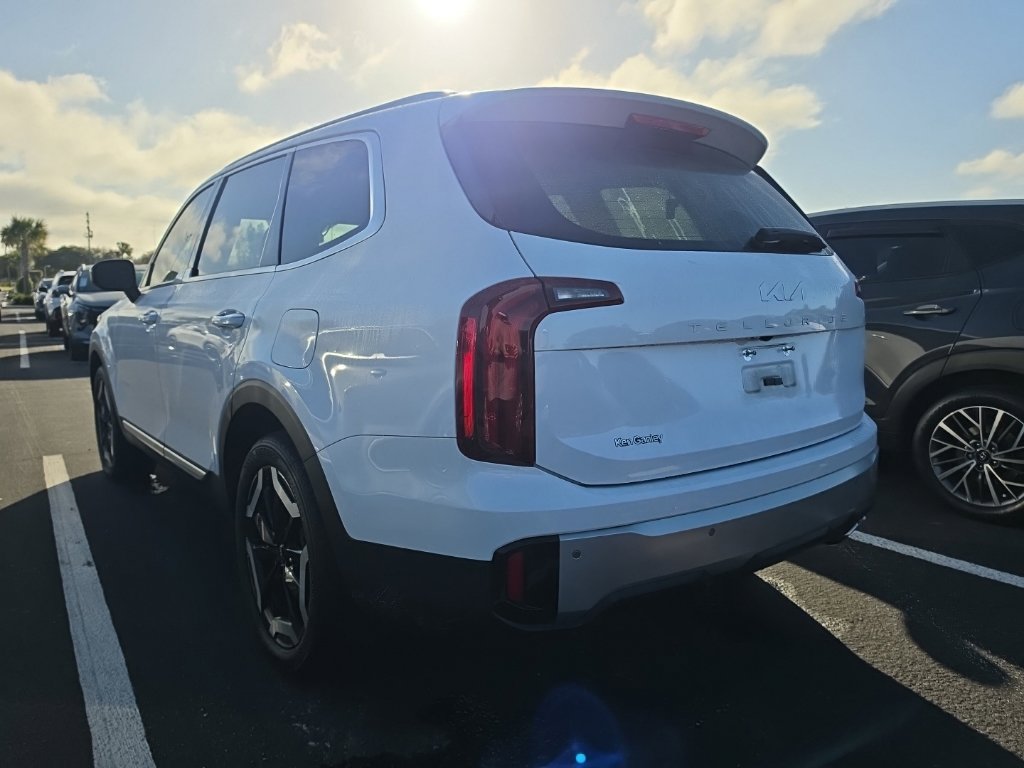 Certified 2024 Kia Telluride S FWD image 13